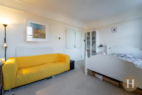 Hadleigh Estate Agents-24.jpg