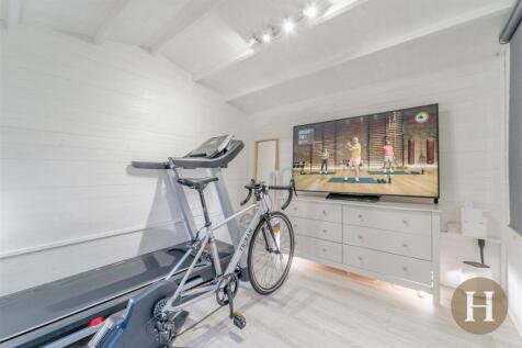 Hadleigh Estate Agents-43.jpg