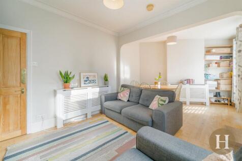 Lounge/ Dining Room