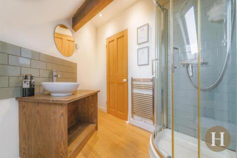 Hadleigh Estate Agents-26.jpg