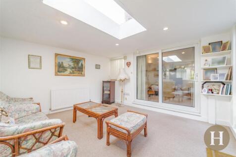 Hadleigh Estate Agents-17.jpg