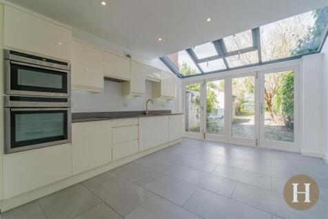 Hadleigh Estate Agents-12.jpg