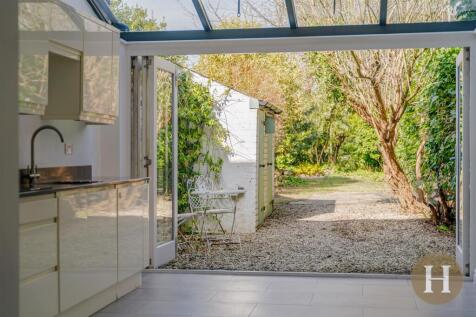 Hadleigh Estate Agents-34.jpg