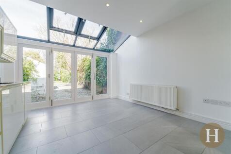 Hadleigh Estate Agents-13.jpg