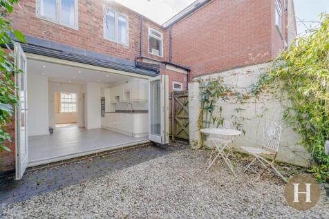 Hadleigh Estate Agents-28.jpg