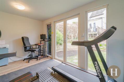 Hadleigh Estate Agents-47.jpg