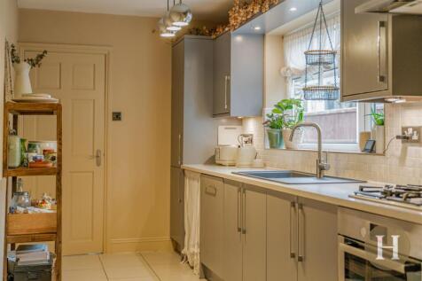 Hadleigh Estate Agents-24.jpg