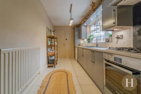 Hadleigh Estate Agents-12.jpg