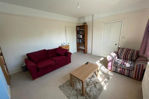 Lounge 3.jpg