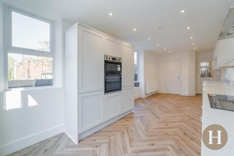 Hadleigh Estate Agents-14.jpg