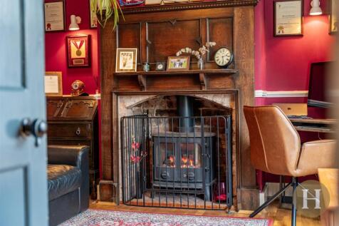 Hadleigh Estate Agents-36.jpg