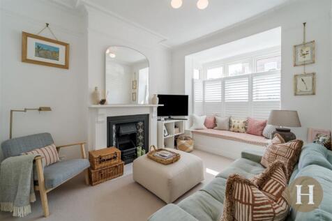 Hadleigh Estate Agents-1.jpg