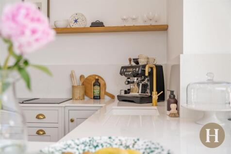 Hadleigh Estate Agents-34.jpg