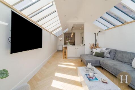 Hadleigh Estate Agents-17.jpg