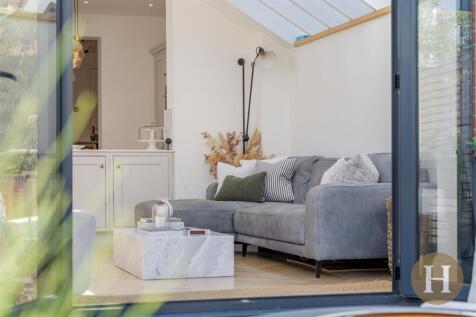 Hadleigh Estate Agents-37.jpg