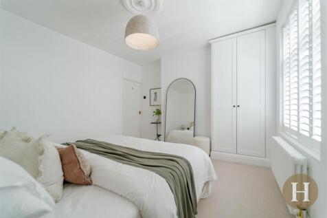 Hadleigh Estate Agents-56.jpg