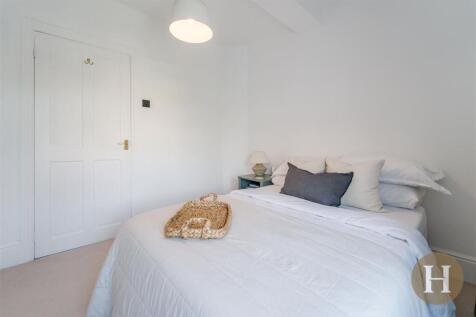 Hadleigh Estate Agents-60.jpg