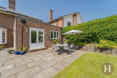 Hadleigh Estate Agents-66.jpg