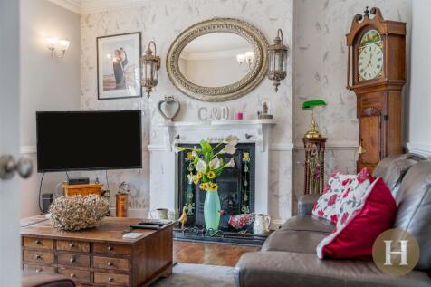 Hadleigh Estate Agents-64.jpg