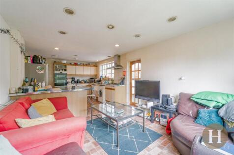 Hadleigh Estate Agents-13.jpg