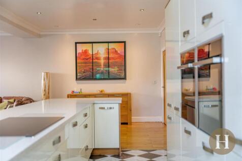 Hadleigh Estate Agents-77.jpg