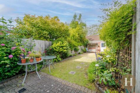 Hadleigh Estate Agents-24.jpg