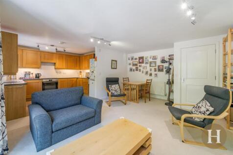 Hadleigh Estate Agents-14.jpg