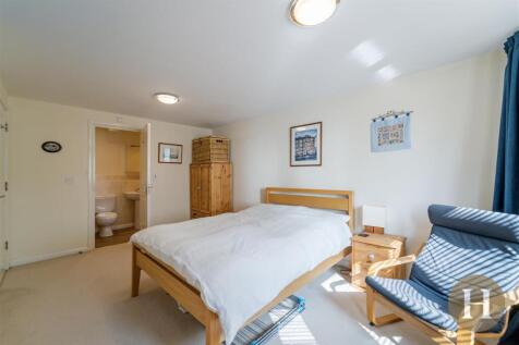 Hadleigh Estate Agents-2.jpg