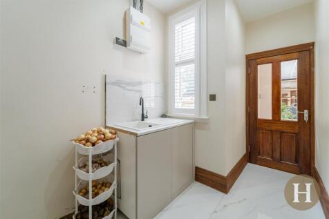 Hadleigh Estate Agents-23.jpg