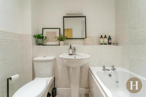 Hadleigh Estate Agents-20.jpg