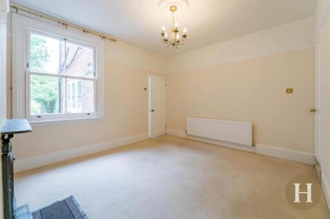 Hadleigh Estate Agents-24.jpg