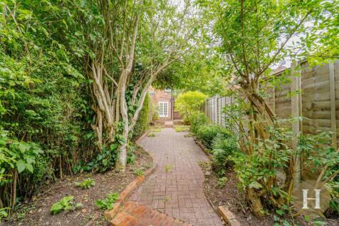 Hadleigh Estate Agents-33.jpg