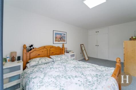 Hadleigh Estate Agents-14.jpg