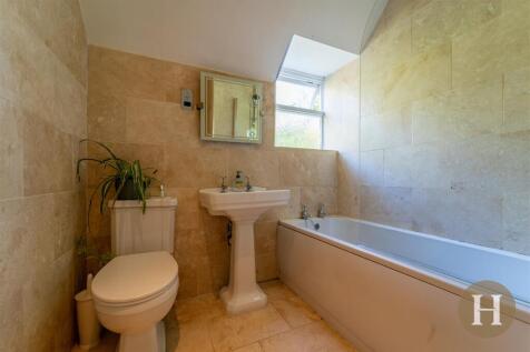 Bathroom (front)