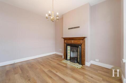 Hadleigh Estate Agents-32.jpg