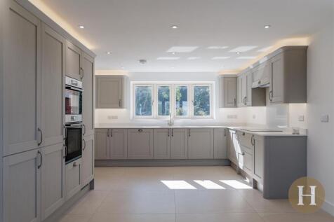 Hadleigh Estate Agents-64.jpg