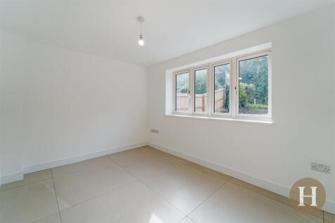 Hadleigh Estate Agents-20.jpg