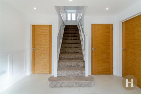 Hadleigh Estate Agents-24.jpg