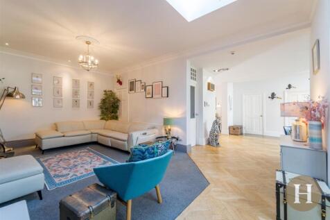 Hadleigh Estate Agents-72.jpg