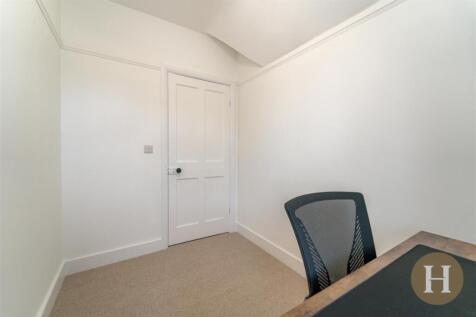 Hadleigh Estate Agents-27.jpg