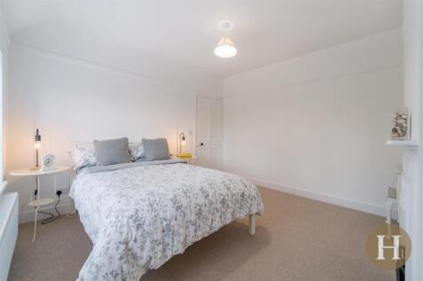 Hadleigh Estate Agents-35.jpg