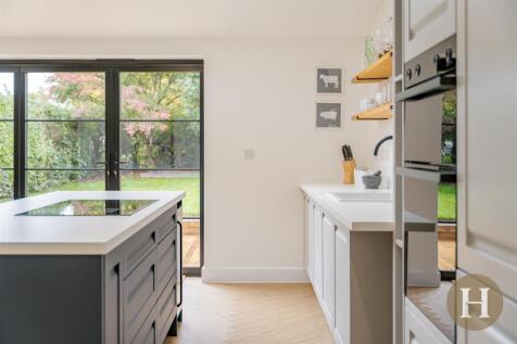 Hadleigh Estate Agents-54.jpg