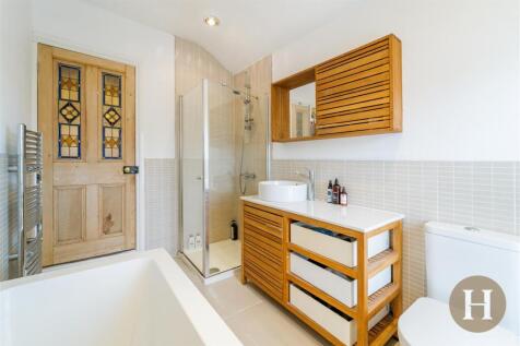 Hadleigh Estate Agents-32.jpg