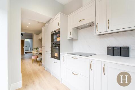 Hadleigh Estate Agents-33.jpg