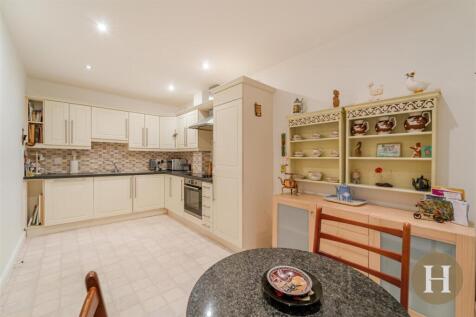 Hadleigh Estate Agents-18.jpg