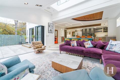 Hadleigh Estate Agents-62.jpg