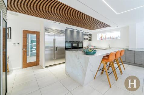 Hadleigh Estate Agents-64.jpg