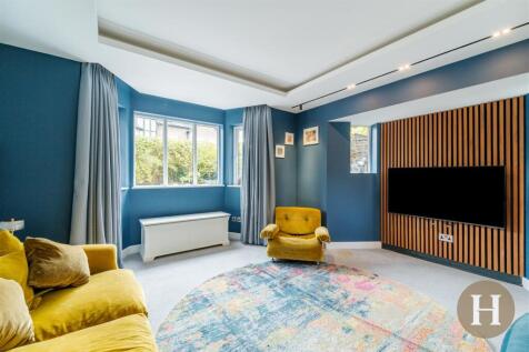 Hadleigh Estate Agents-8.jpg