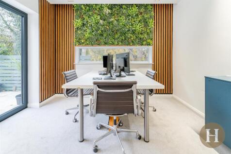 Hadleigh Estate Agents-61.jpg