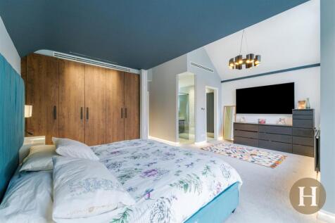 Hadleigh Estate Agents-38.jpg